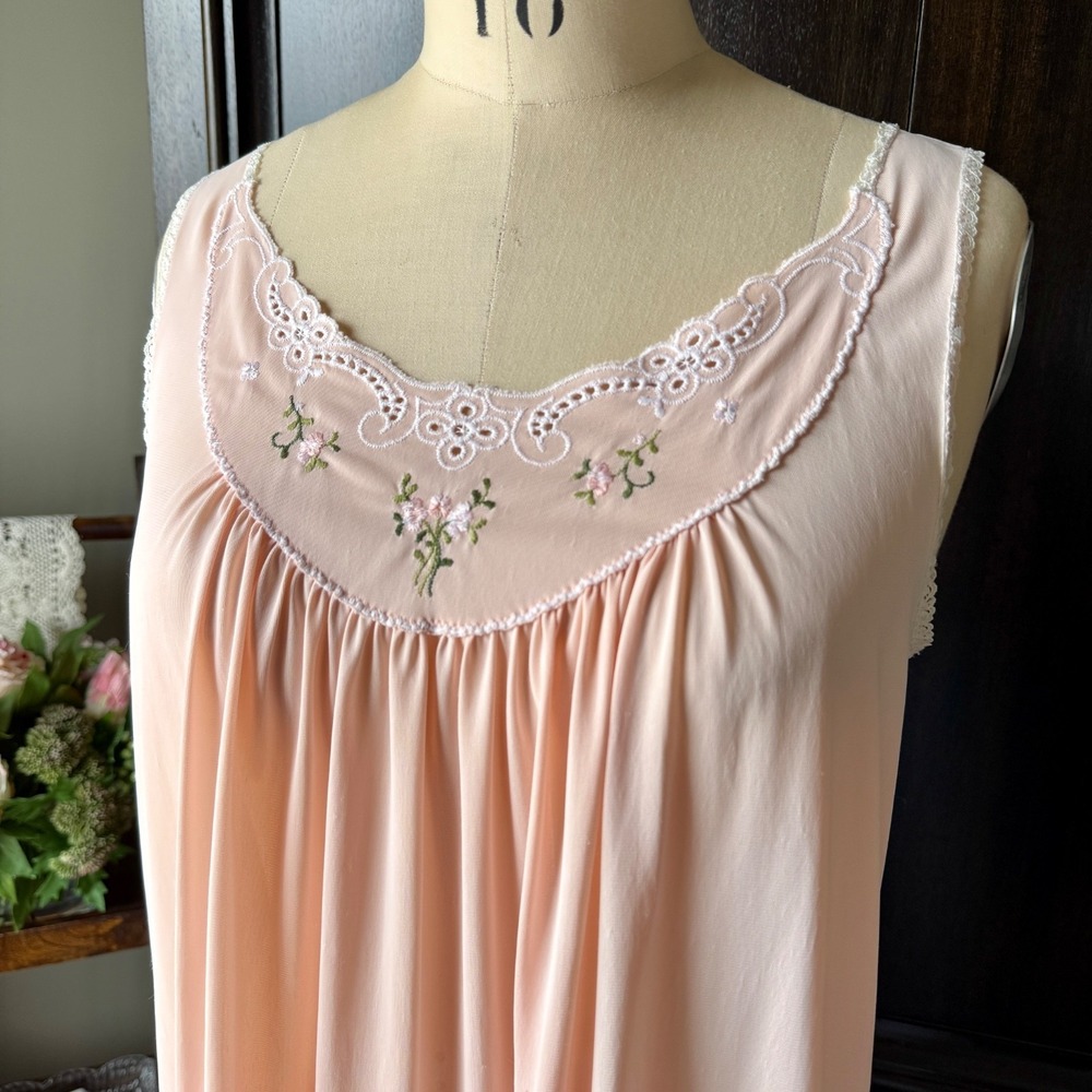 Vintage Nightgown Embroidered Lace Yoke Maxi Lounge Dress Pink M Cottagecore